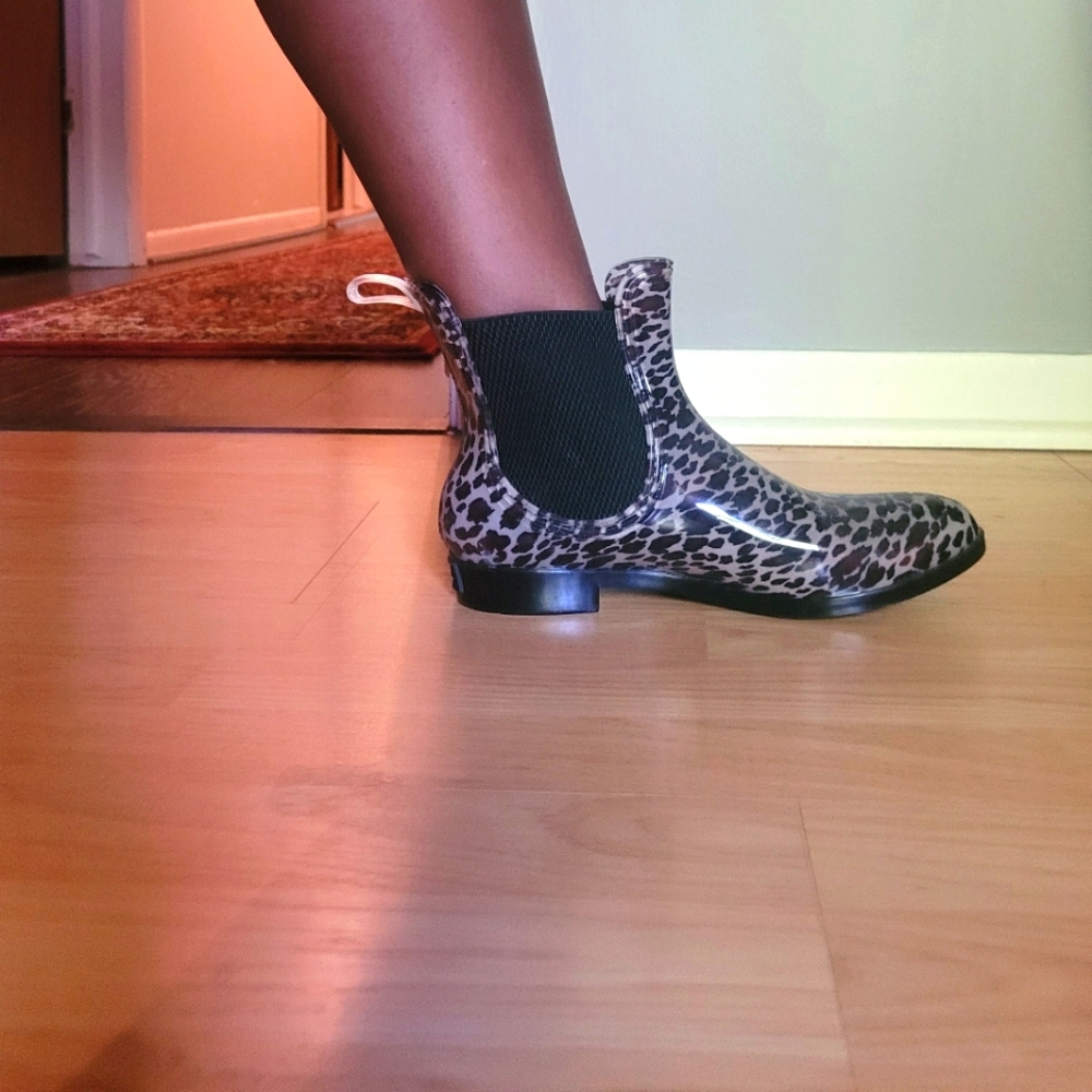 Leopard Print Women's Shoes EUC - Picture 5 of 5